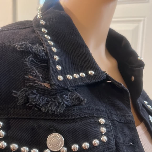 LNWOT Distressed Black Thrill Jeans Jean Jacket with studs Size M - Picture 6 of 9